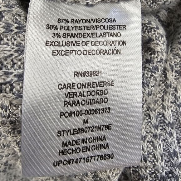 Democracy Long Sleeve One Cold Shoulder Lightweight Sweater Size M - Picture 8 of 11